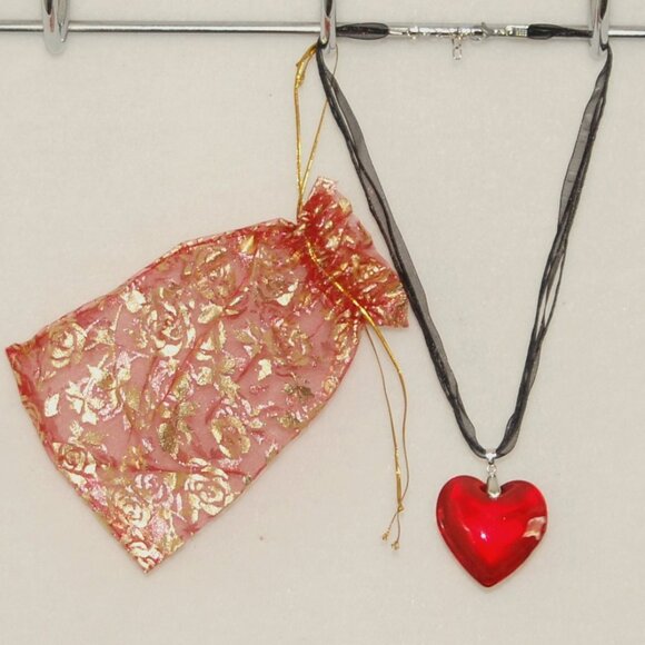 NEW Large Red Glass Heart Necklace - Picture 3 of 7